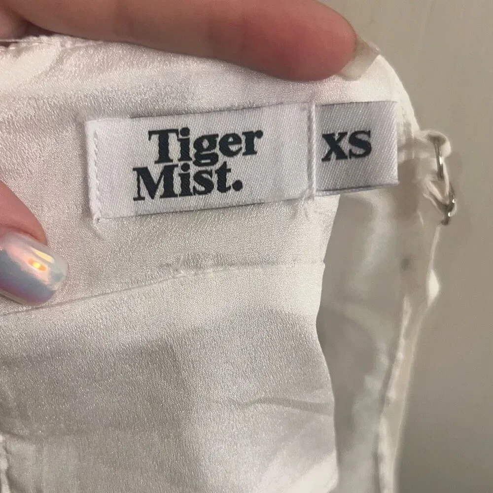 ✨Tiger Mist White Tank Cropped Sz XS Top✨